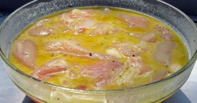 Винаги като си правя пържолки ги кисна в тази марина и после всички ме питат каква е тайната, защото по- сочни и крехки не са яли