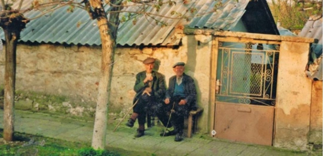 На бащите, които вече ги няма. И на тези, които все още са тук. На теб, тате!