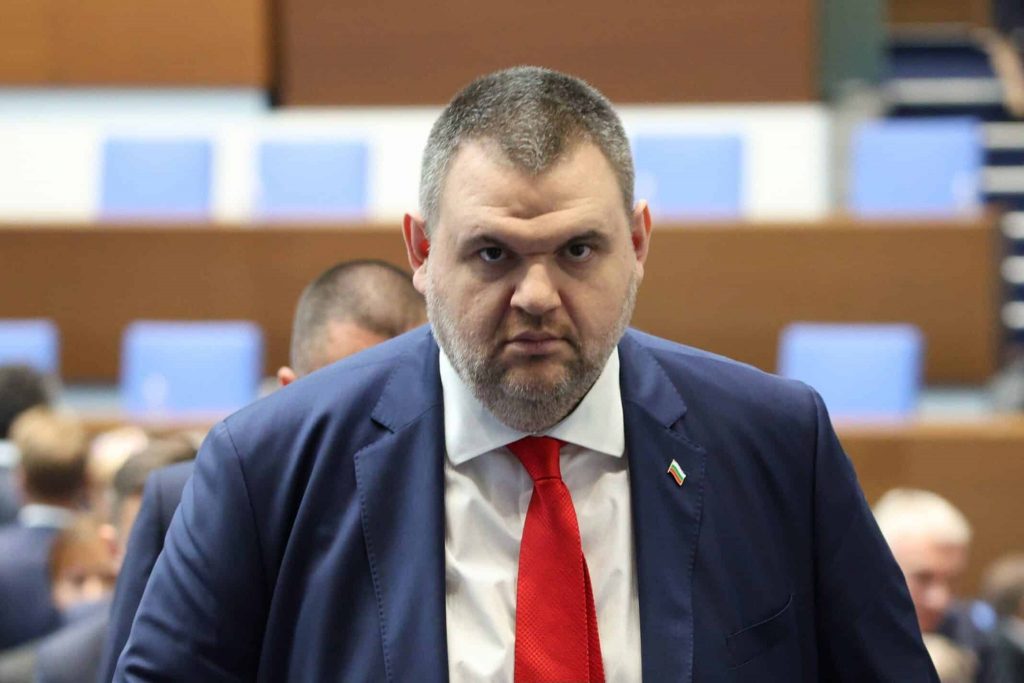 Пеевски ГНЕВЕН: Свалете имунитетите на „Възраждане“, времето на Костадинов свърши!